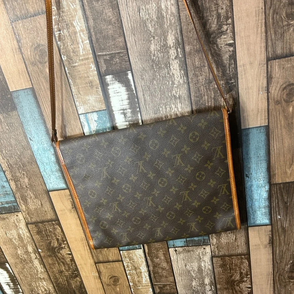 Louis Vuitton Monogram Bel Air handbag - Picture 8 of 16